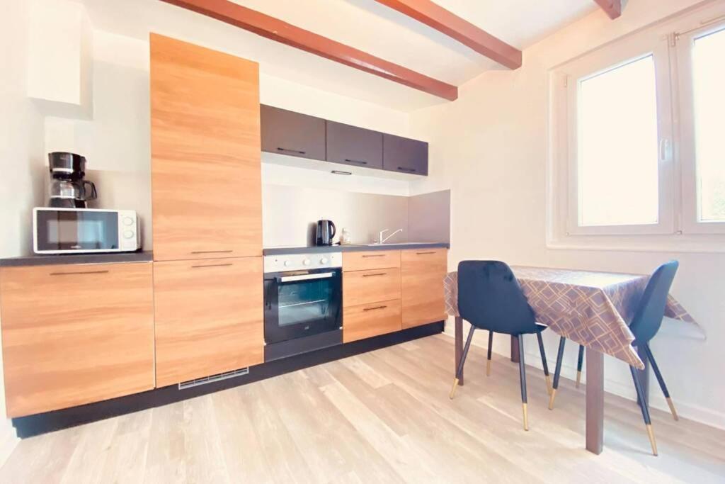 Appartement cosy avec jardin chaleureux Laon Extérieur photo